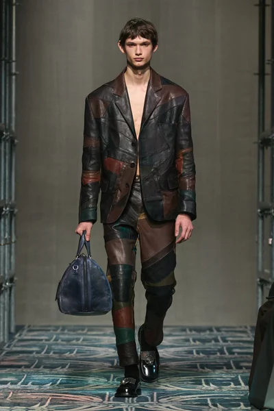 Look 40